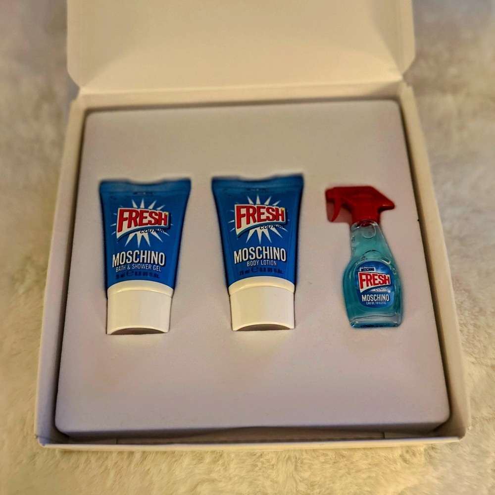 Moschino Fresh Bath & Body Set - Blue and Red